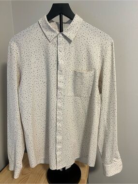 Lululemon Airing Easy Long Sleeve Button Down Shirt Cream Speck 
MED